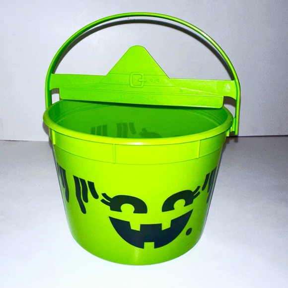 2022 McDonald’s Halloween pail McGoblin green witch bucket new stickers included - Picture 2 of 4